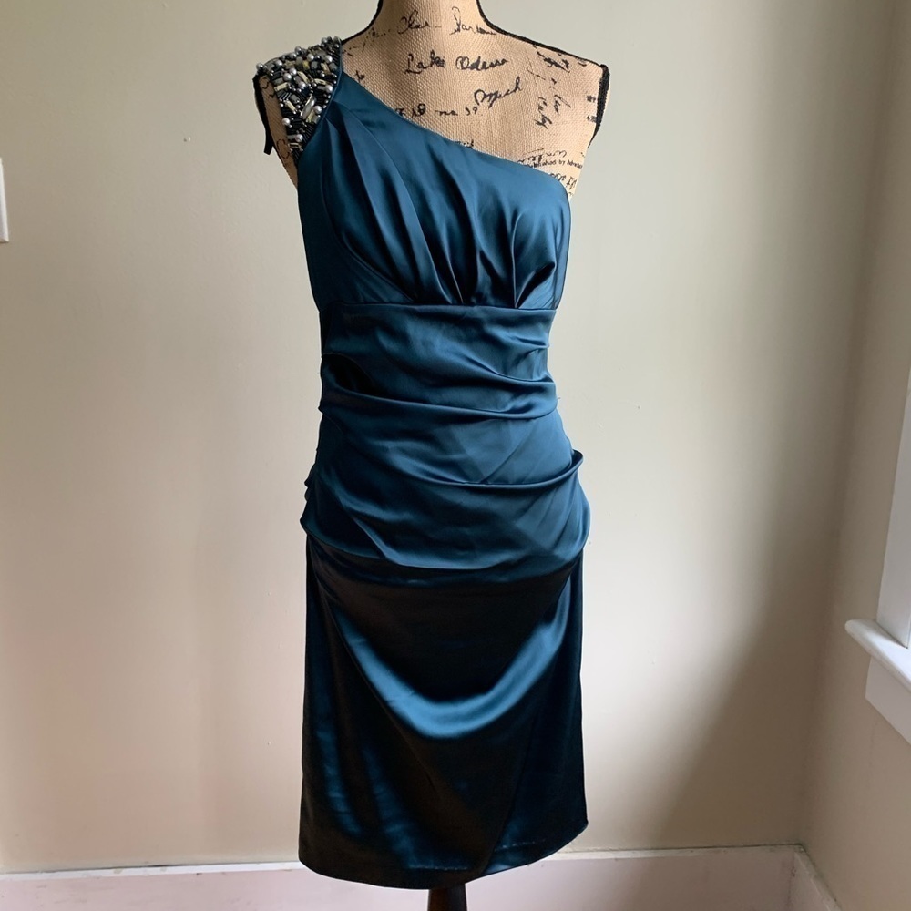 Suzi Chin green one shoulder bodycon dress